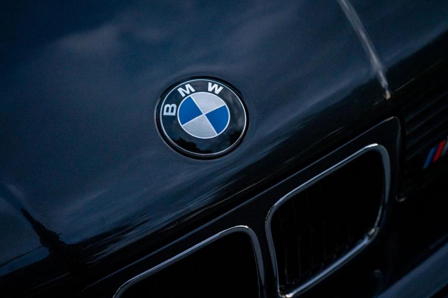 Логотип BMW M5 Touring (E34) 1992 года  (EU) (фото 35 из 94)